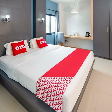 Apartamento Oyo 303 Phoomjai House Chalong Exterior foto