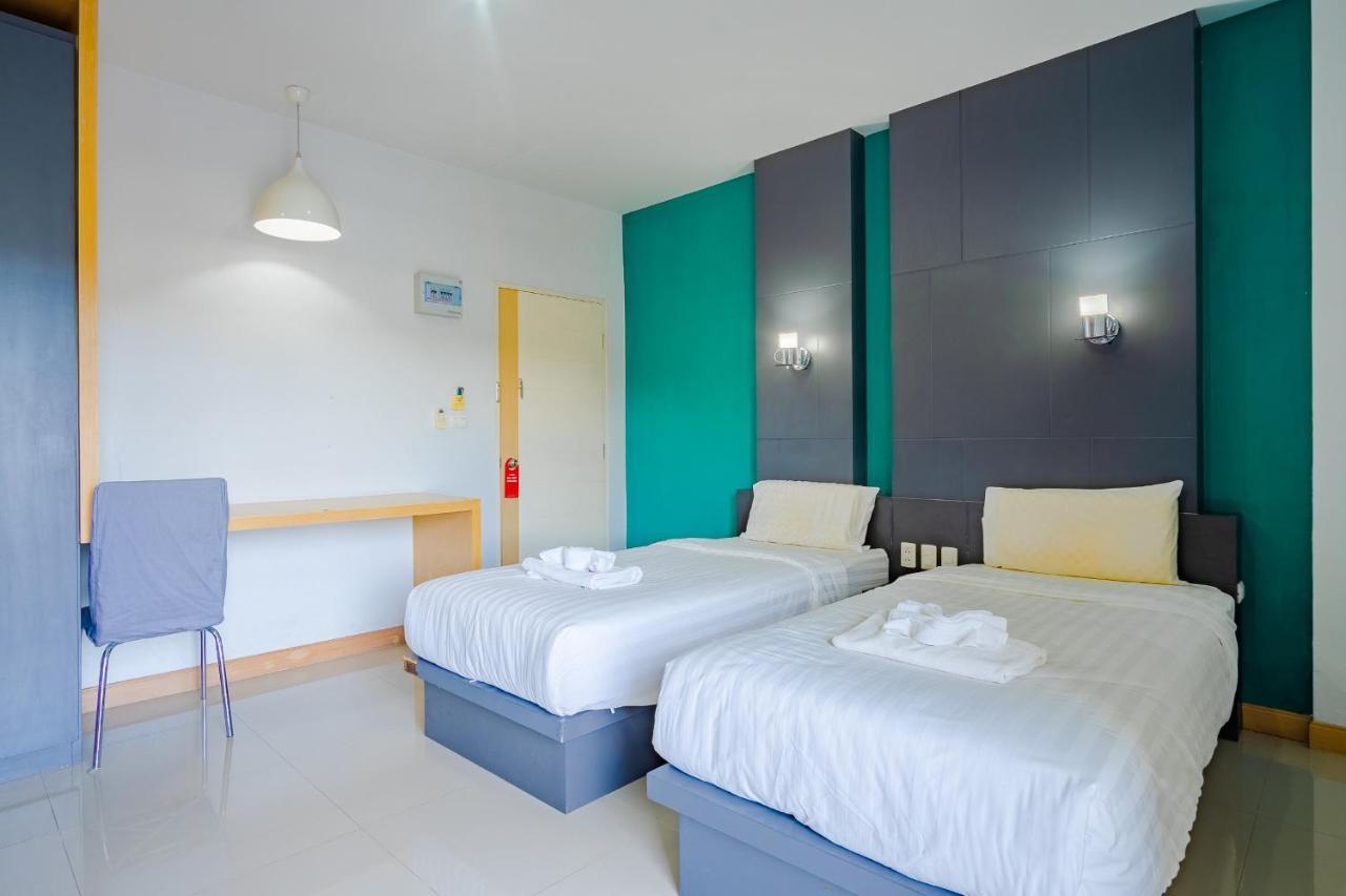 Apartamento Oyo 303 Phoomjai House Chalong Exterior foto