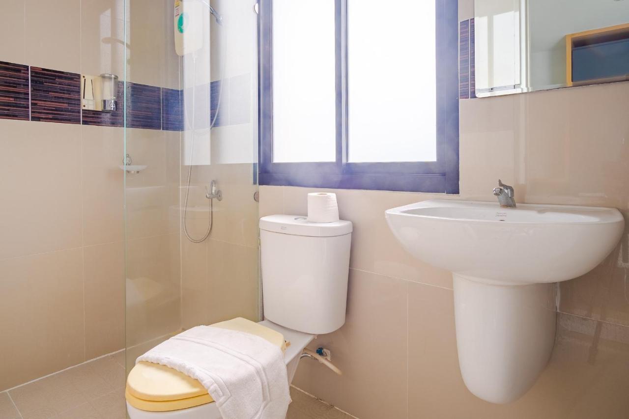 Apartamento Oyo 303 Phoomjai House Chalong Exterior foto