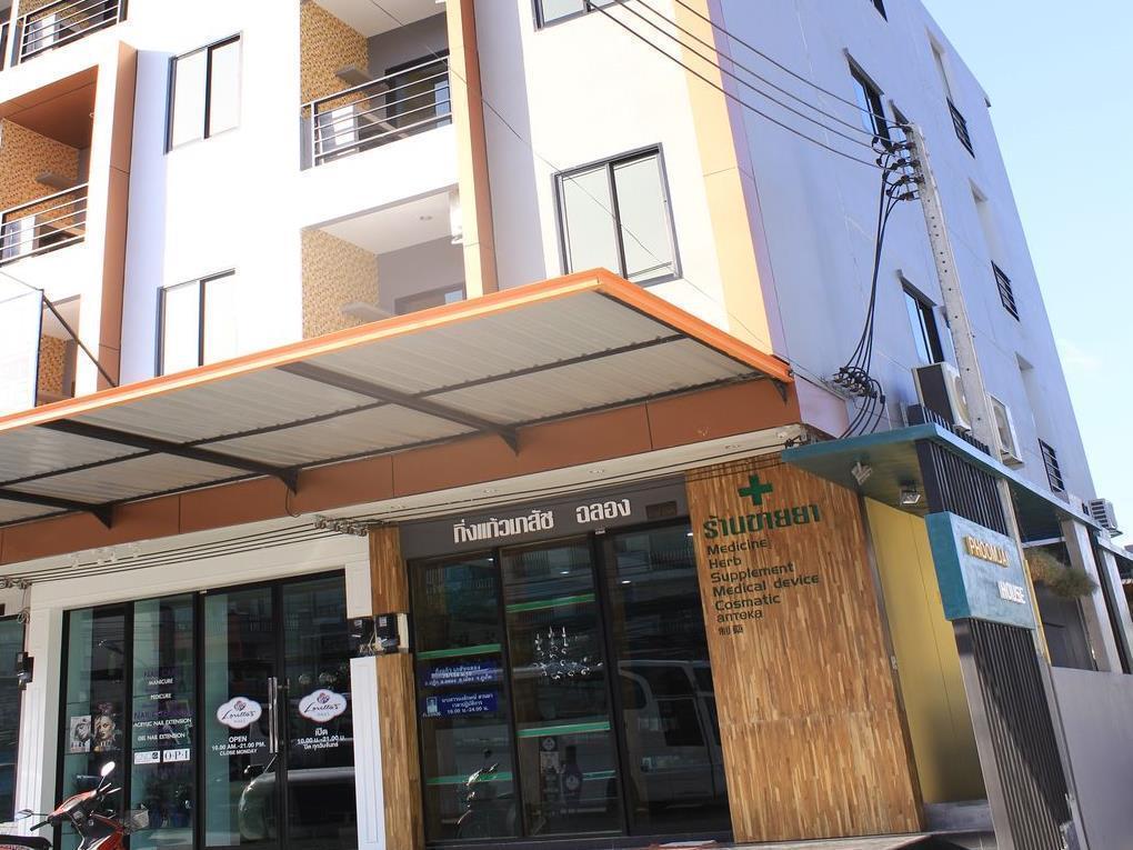 Apartamento Oyo 303 Phoomjai House Chalong Exterior foto