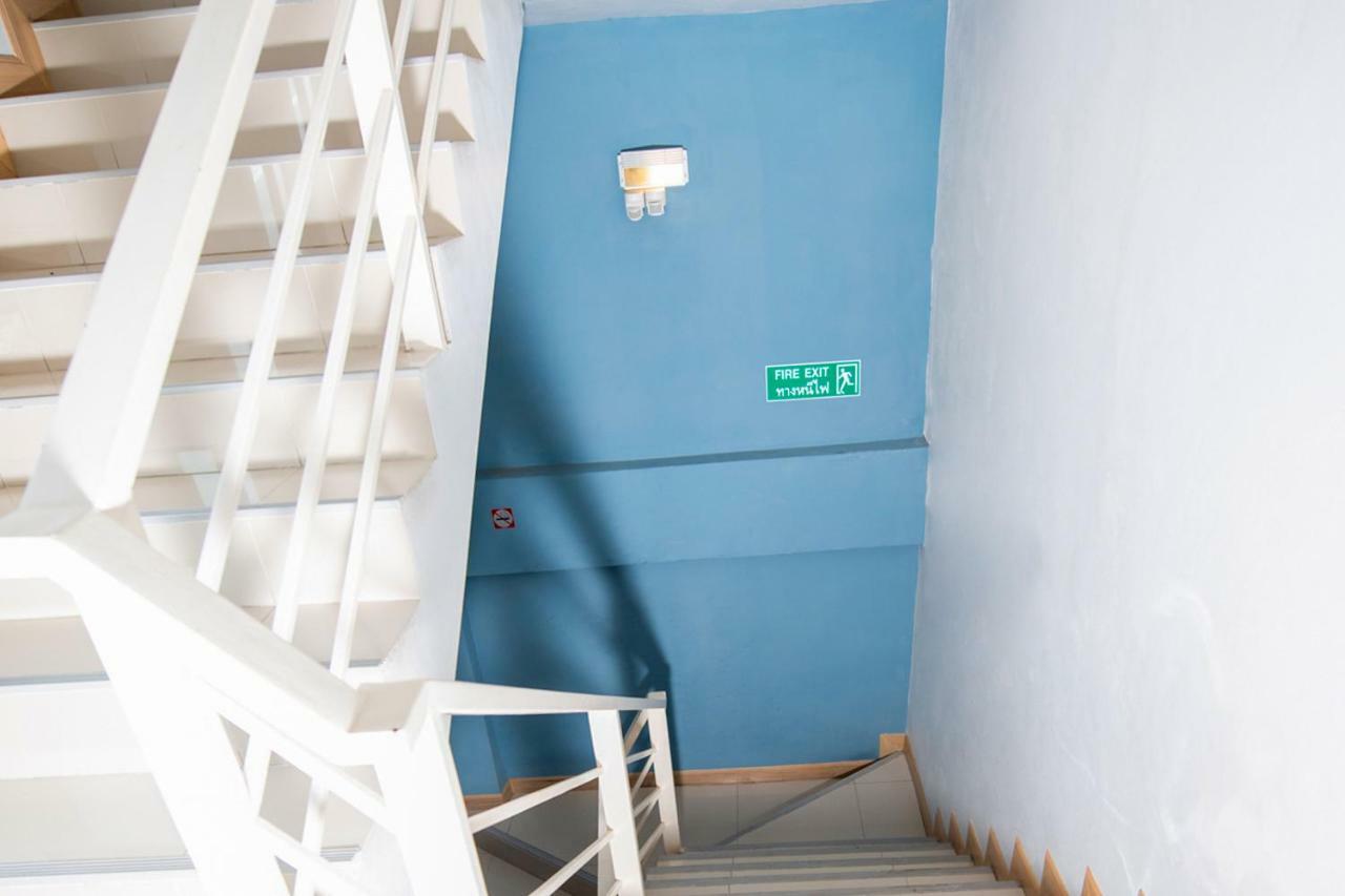 Apartamento Oyo 303 Phoomjai House Chalong Exterior foto
